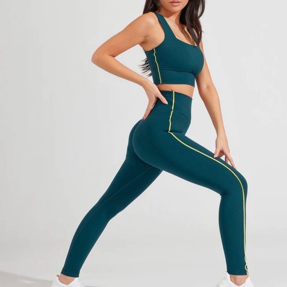 Buff bunny Expedition Sports Bra - Picture 1 of 4